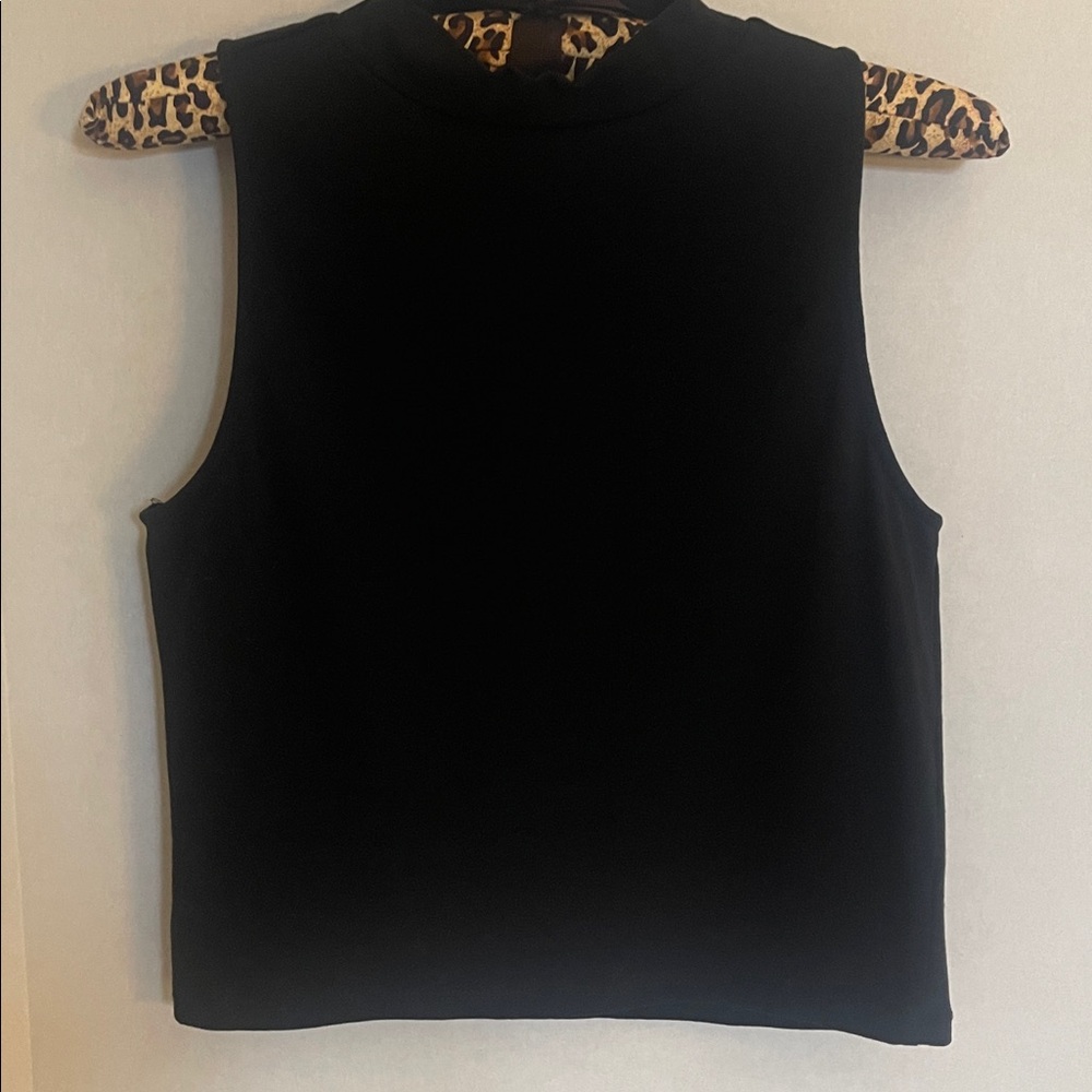 Forever‎ 21 Black Mock Neck Sleeveless Crop Top Women’s Medium Minimalist Basic